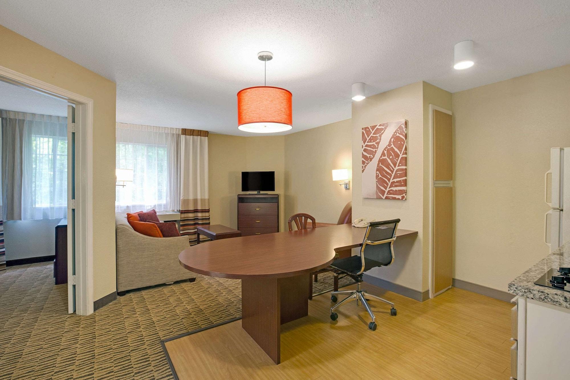 Mainstay Suites Detroit Auburn Hills Bagian luar foto